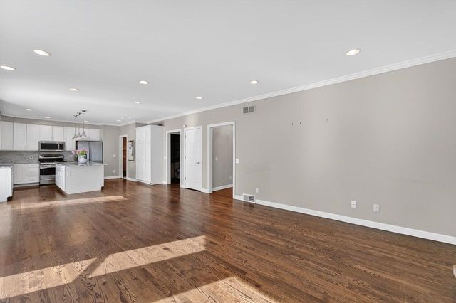 2892 Forest Down, Fitchburg, WI 53711