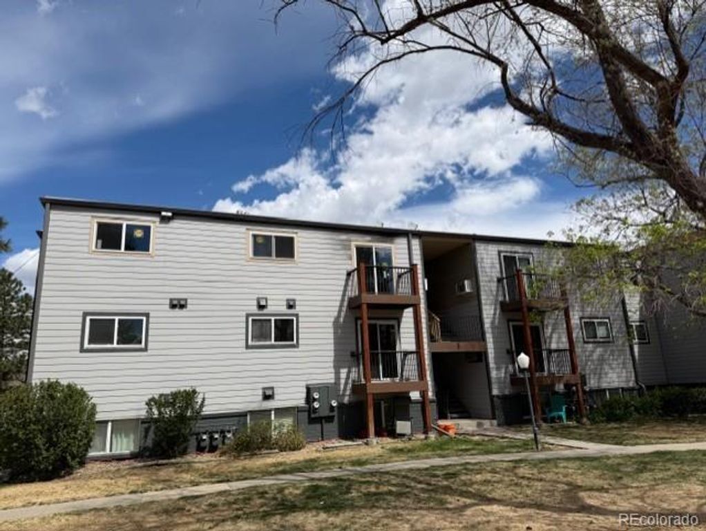 16259 W 10th Avenue E2, Golden, CO 80401