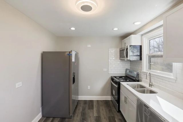 1S480 Monterey Avenue, Oakbrook Terrace, IL 60181