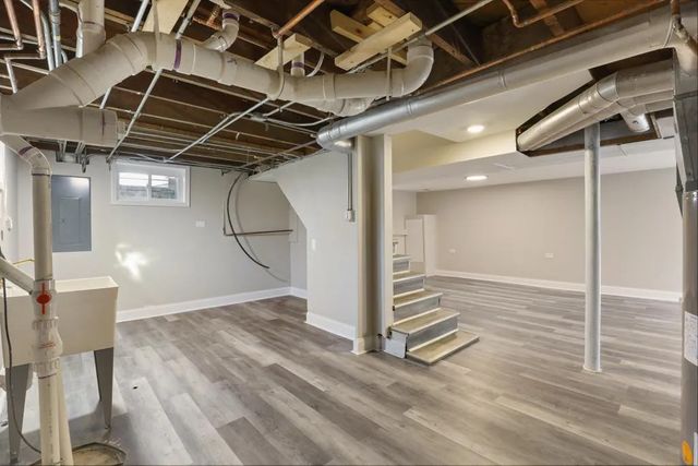 1S480 Monterey Avenue, Oakbrook Terrace, IL 60181