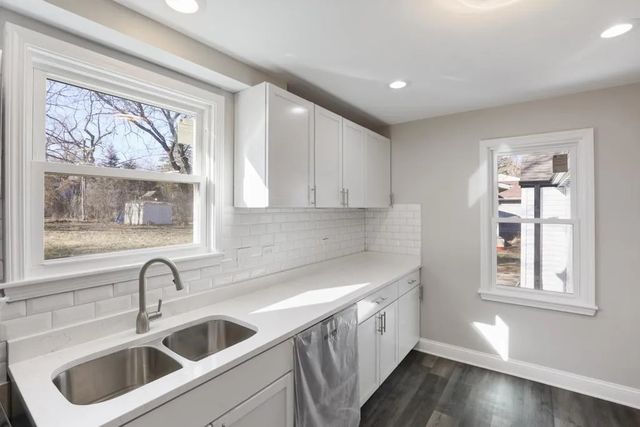 1S480 Monterey Avenue, Oakbrook Terrace, IL 60181