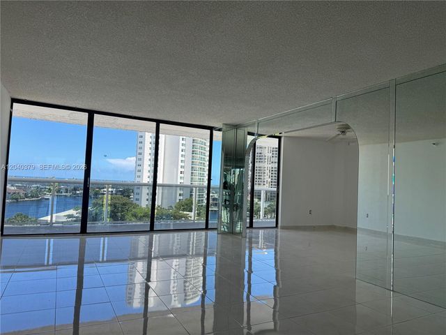 20505 E Country Club Dr 835, Aventura, FL 33180