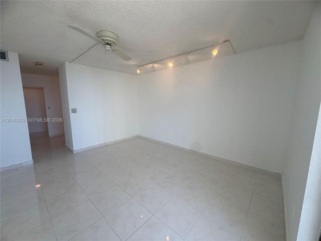 20505 E Country Club Dr 835, Aventura, FL 33180