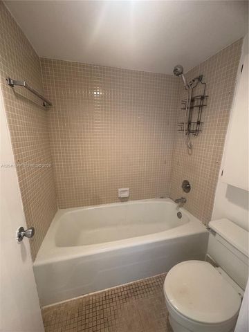 20505 E Country Club Dr 835, Aventura, FL 33180