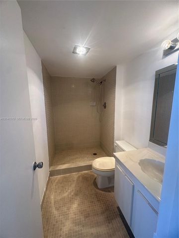 20505 E Country Club Dr 835, Aventura, FL 33180