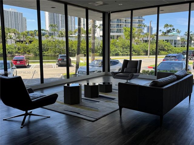 20505 E Country Club Dr 835, Aventura, FL 33180