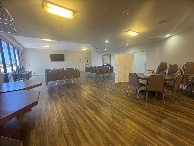 20505 E Country Club Dr 835, Aventura, FL 33180