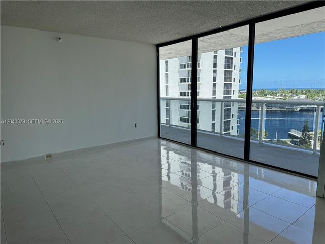 20505 E Country Club Dr 835, Aventura, FL 33180