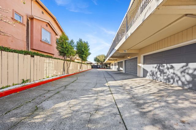 22241 S Garden Ave, Hayward, CA 94541