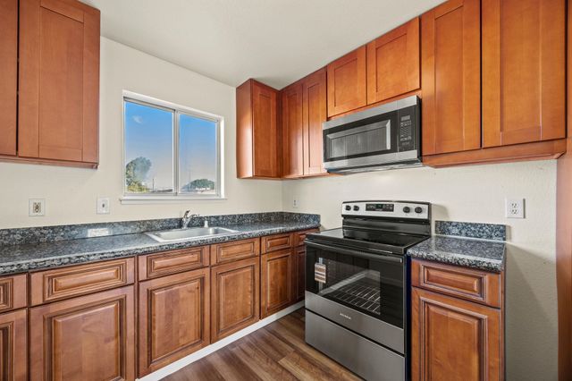 22241 S Garden Ave, Hayward, CA 94541