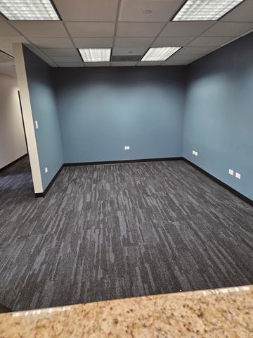 150 S Bloomingdale Road, Bloomingdale, IL 60108