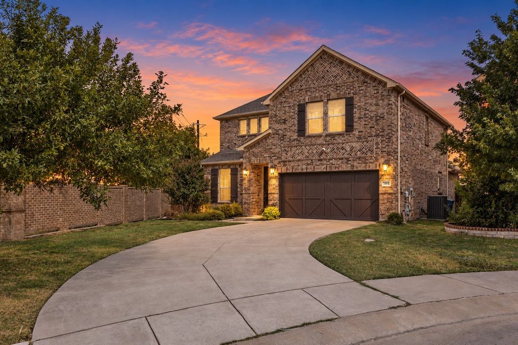 2501 Durango Drive, Carrollton, TX 75010 — photo 2