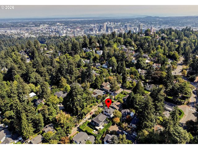 2734 Sw FERN St, Portland, OR 97201