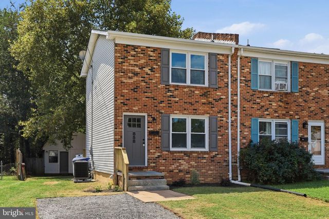 858 W 11TH ST, Front Royal, VA 22630