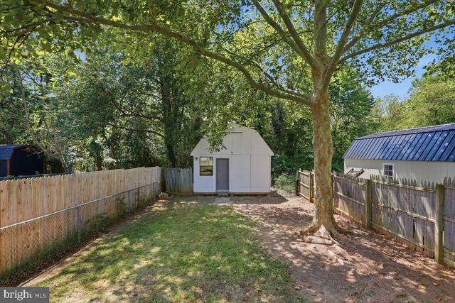 858 W 11TH ST, Front Royal, VA 22630