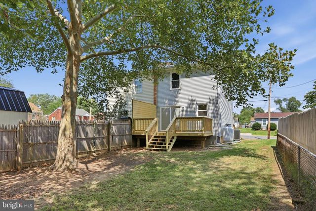 858 W 11TH ST, Front Royal, VA 22630