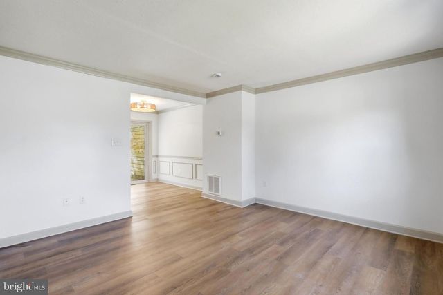 858 W 11TH ST, Front Royal, VA 22630