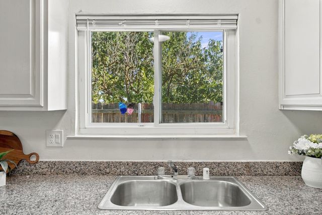 7927 Albion Way, Sacramento, CA 95832