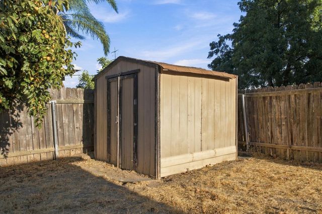 7927 Albion Way, Sacramento, CA 95832