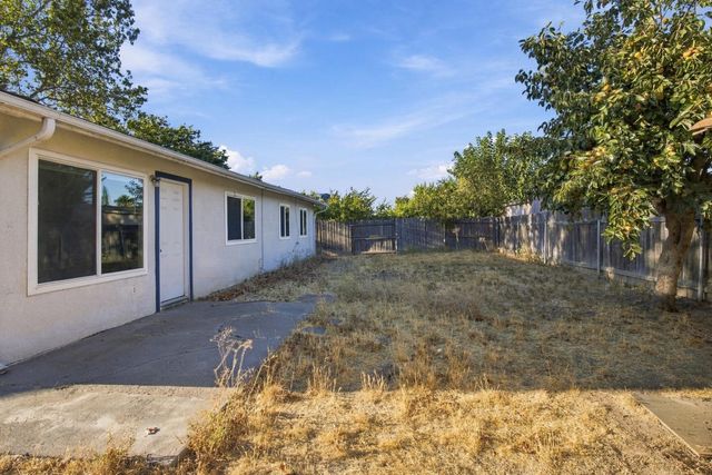 7927 Albion Way, Sacramento, CA 95832