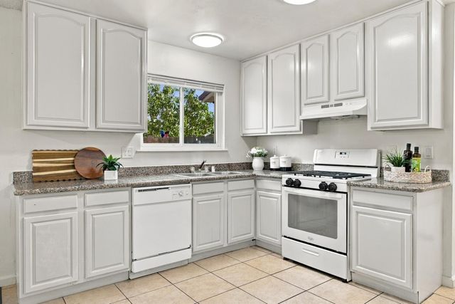 7927 Albion Way, Sacramento, CA 95832