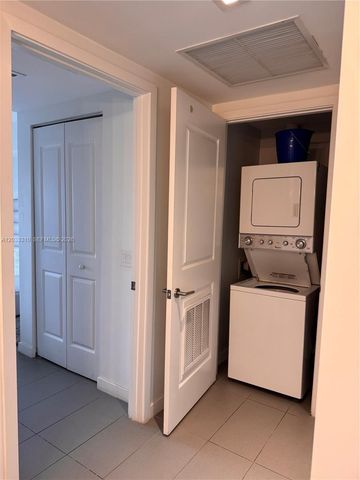 1600 NE 1st Avenue 2015, Miami, FL 33132