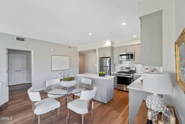 88 N Oakland Avenue 202, Pasadena, CA 91101