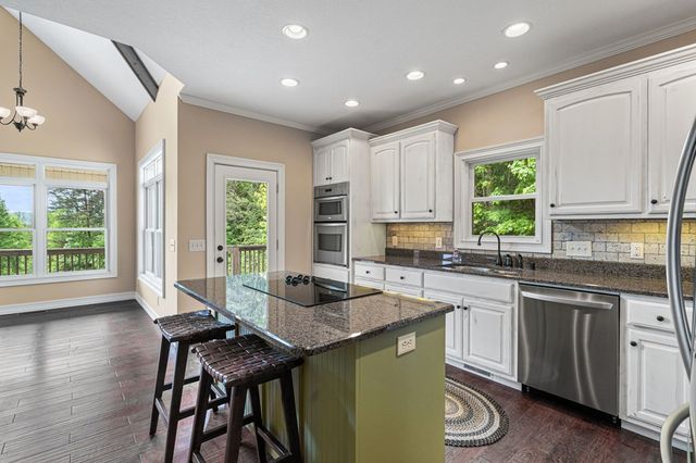 105 Sharons Valley Drive, Hayesville, NC 28904