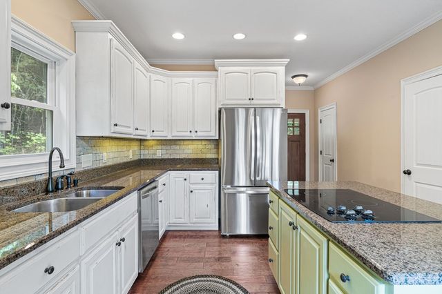105 Sharons Valley Drive, Hayesville, NC 28904