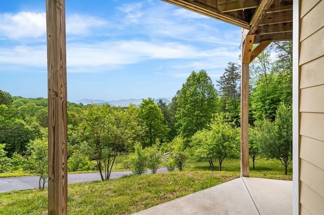 105 Sharons Valley Drive, Hayesville, NC 28904