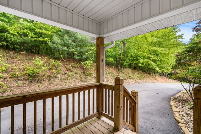 105 Sharons Valley Drive, Hayesville, NC 28904