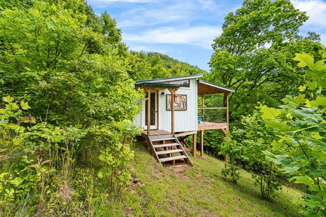 105 Sharons Valley Drive, Hayesville, NC 28904