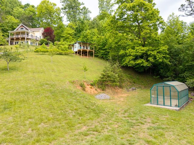 105 Sharons Valley Drive, Hayesville, NC 28904