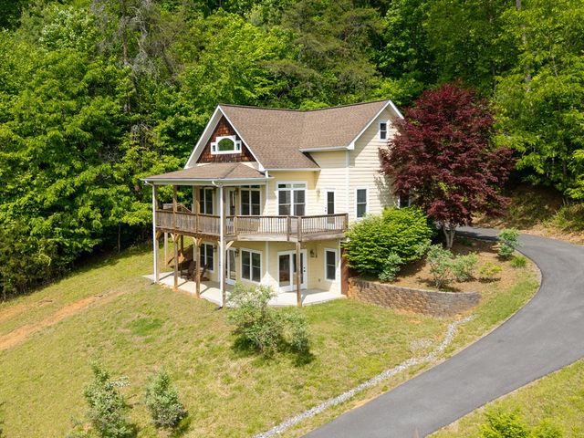 105 Sharons Valley Drive, Hayesville, NC 28904
