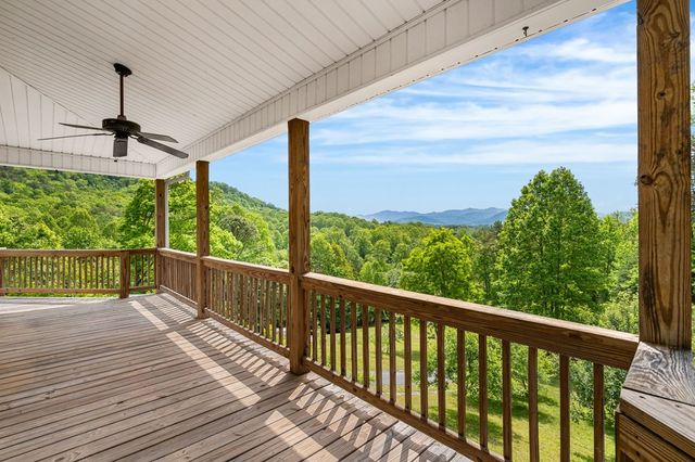 105 Sharons Valley Drive, Hayesville, NC 28904