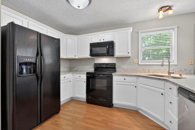 929 Seneca Park, Lexington, KY 40515
