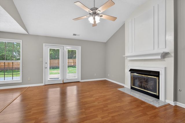 929 Seneca Park, Lexington, KY 40515