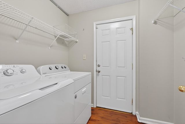 929 Seneca Park, Lexington, KY 40515