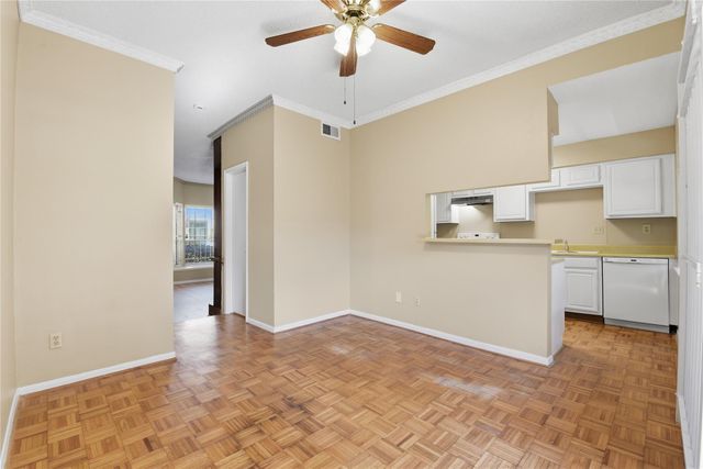 7700 Creekbend Drive 75, Houston, TX 77071