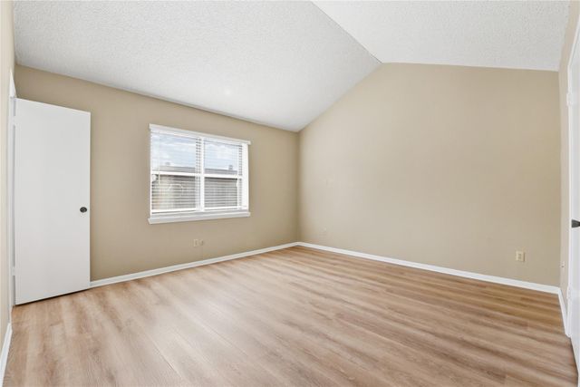 7700 Creekbend Drive 75, Houston, TX 77071