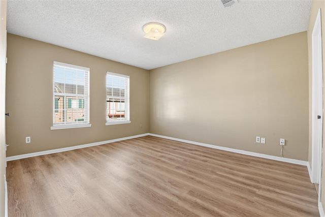 7700 Creekbend Drive 75, Houston, TX 77071