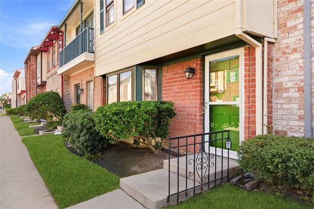 7700 Creekbend Drive 75, Houston, TX 77071