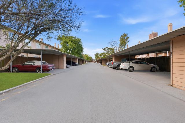 7700 Creekbend Drive 75, Houston, TX 77071