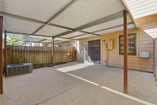 7700 Creekbend Drive 75, Houston, TX 77071