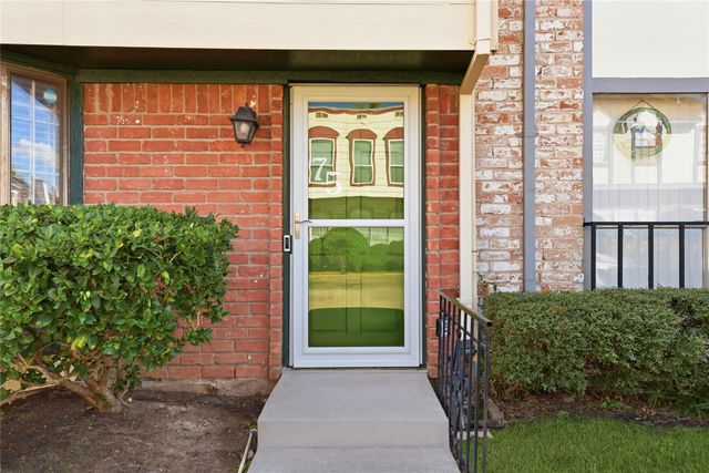 7700 Creekbend Drive 75, Houston, TX 77071