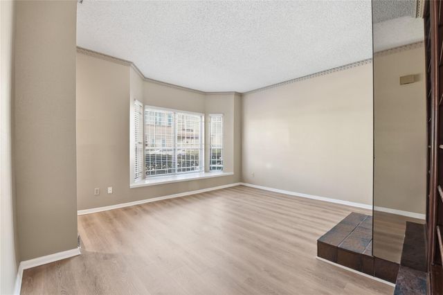 7700 Creekbend Drive 75, Houston, TX 77071