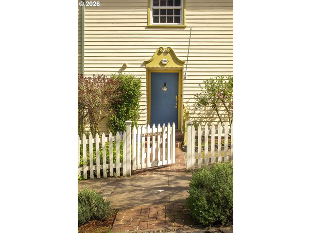 1808 Nw ASPEN Ave, Portland, OR 97210