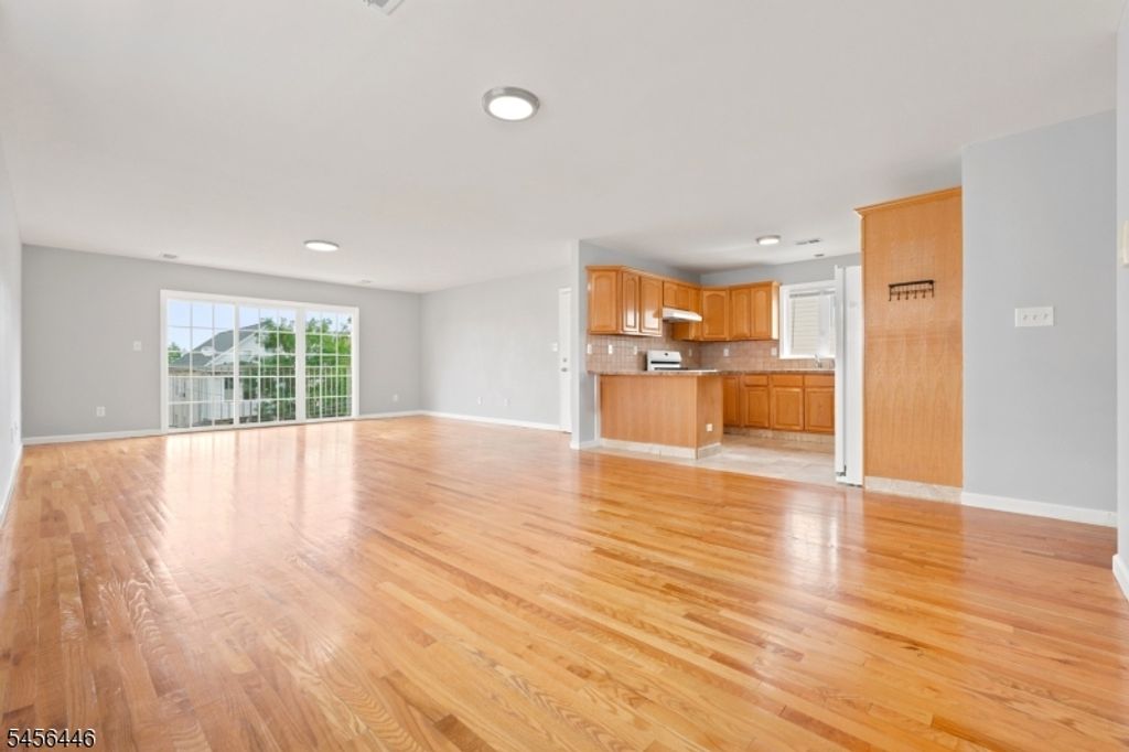544 Bond St, Elizabeth City, NJ 07206 — photo 4