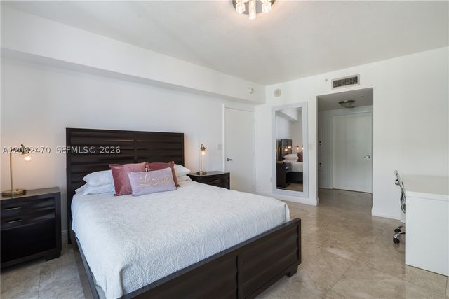 1750 N Bayshore Dr 3409, Miami, FL 33132