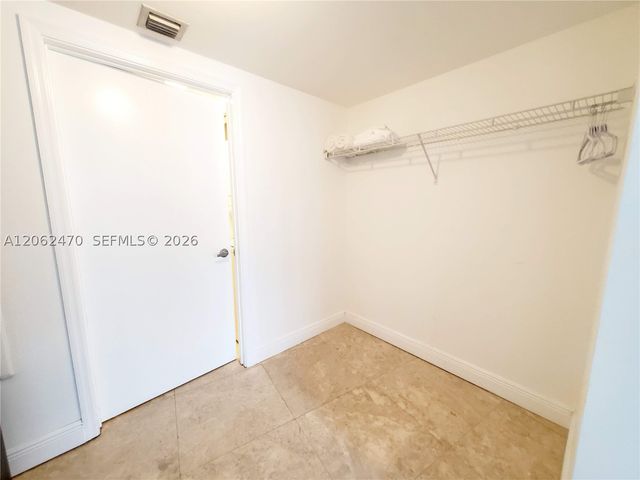 1750 N Bayshore Dr 3409, Miami, FL 33132